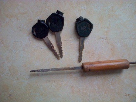 Buat Kunci motor cadangan