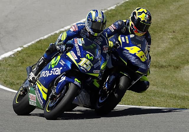 gibernau_rossi_crash