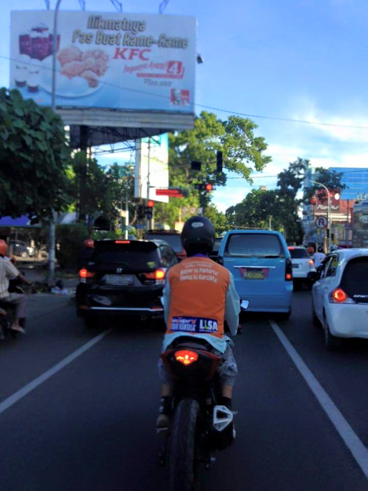  Tukang  Parkir di  Makassar  ini ramai dibicarakan Netizen 