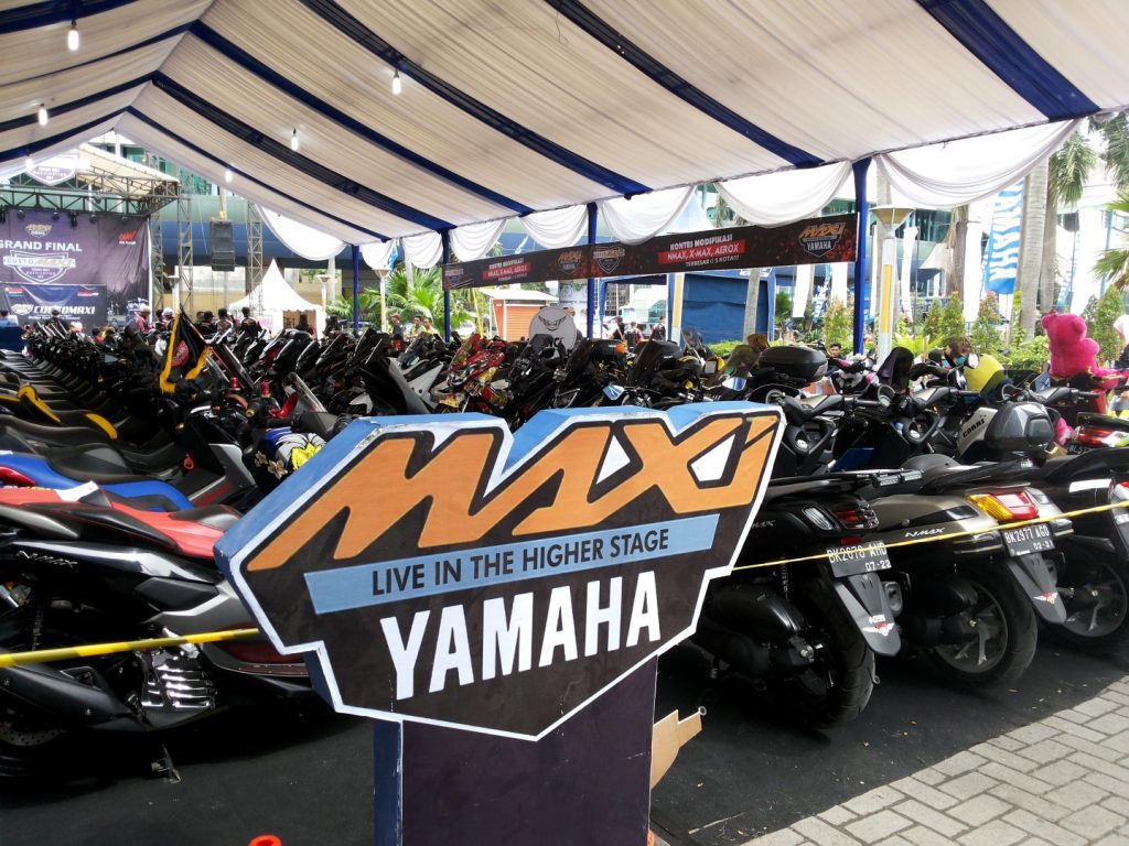Barisan motor MAXI Yamaha di CustoMAXI Medan