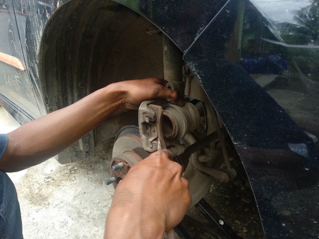 kampas rem depan agya