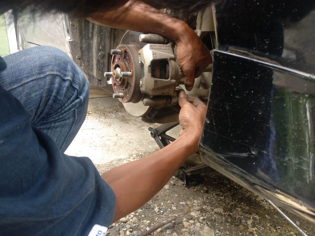 kampas rem depan agya