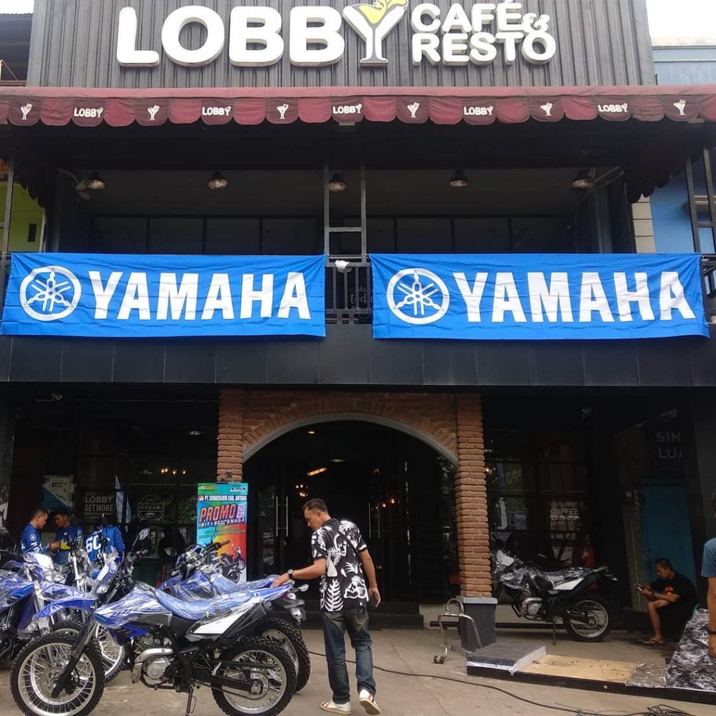 Suraco Yamaha Resmi Serahkan WR155R Perdana