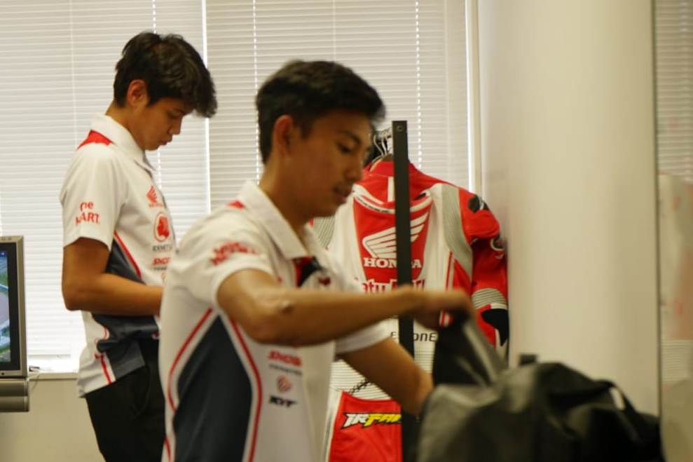 Cara Merawat Baju Balap