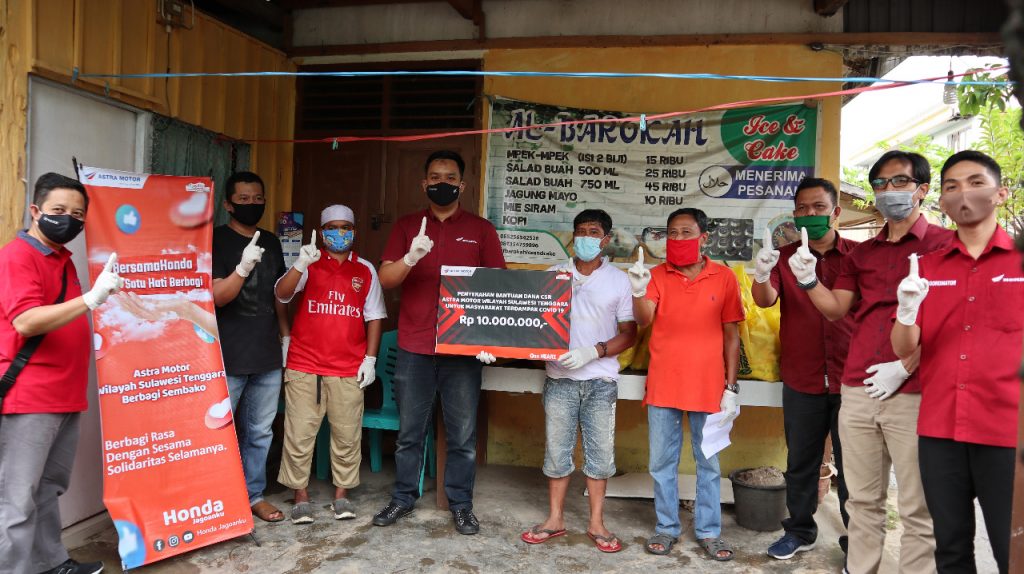 Astra Motor Makassar Salurkan 150 Paket Sembako
