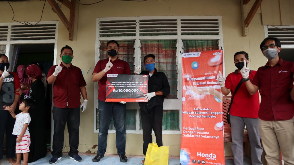 Astra Motor Makassar Salurkan 150 Paket Sembako