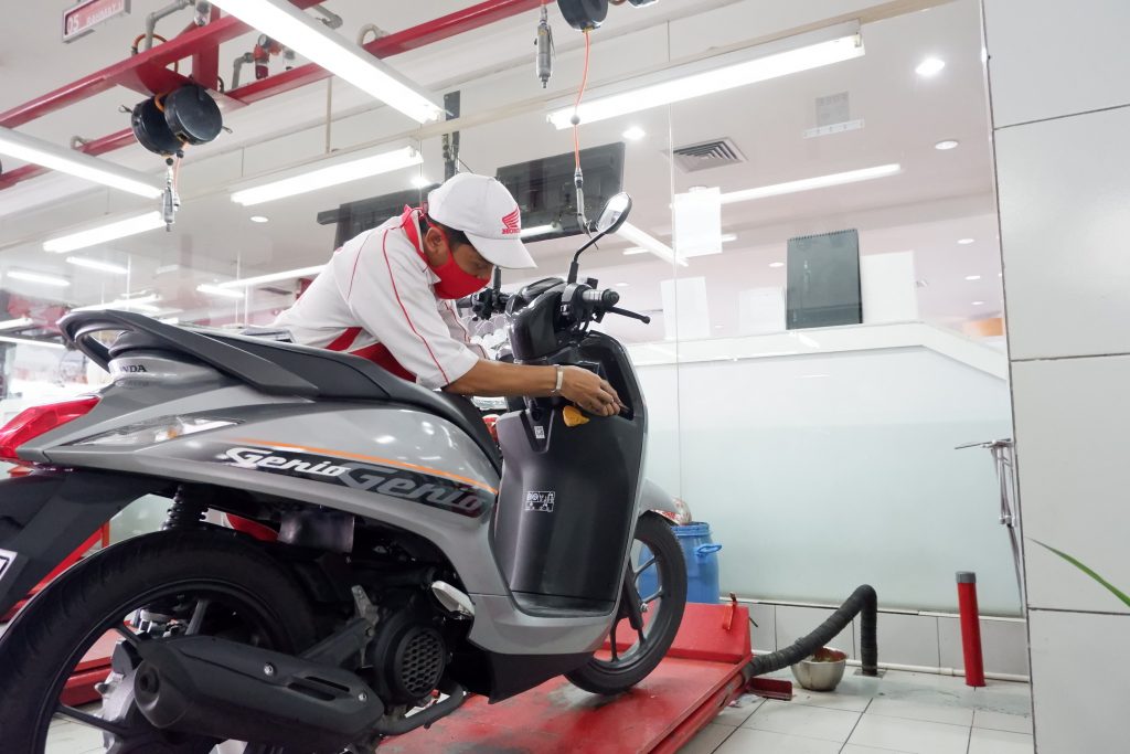 AHASS Servis Gratis Korban Banjir Wajo