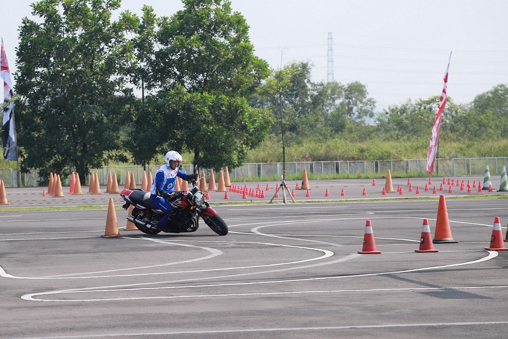 Instruktur Safety Riding